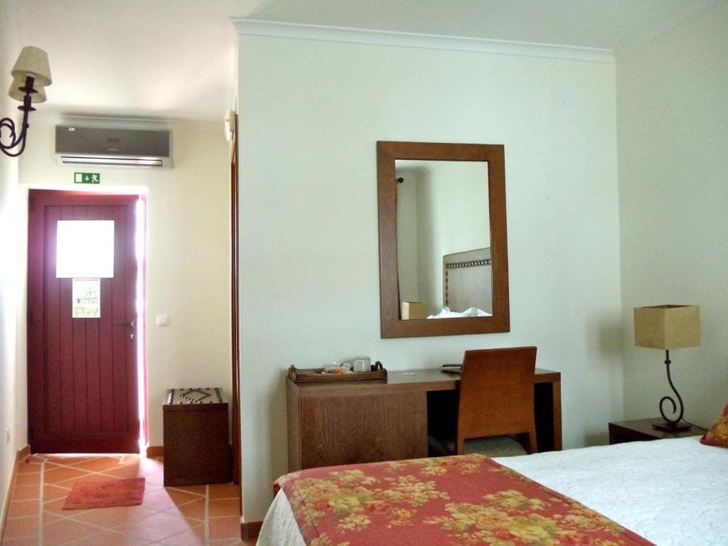Casa Do Largo - Golega - Turismo De Habitacao Hotel Bilik gambar